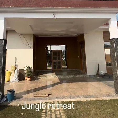 מלון גאזיאבאד The Jungle Retreat מראה חיצוני תמונה